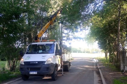 Avanzan las obras de iluminación en distintos barrios y espacios públicos de la ciudad