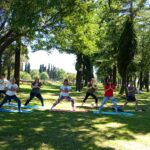 Maravillosa clase de yoga al aire libre