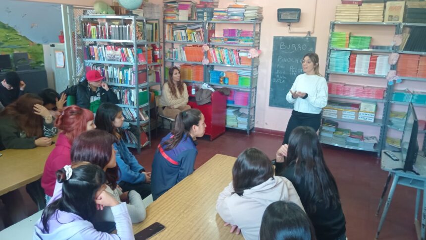 Jornada de prevención de noviazgos violentos en la Escuela Secundaria N° 20