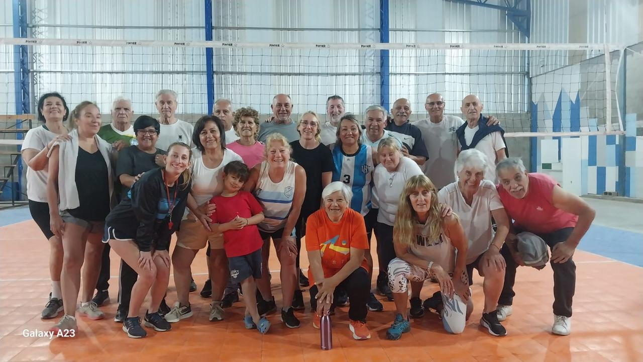 La Escuela Deportiva de Newcom y el Club Argentino abrieron la temporada 2026