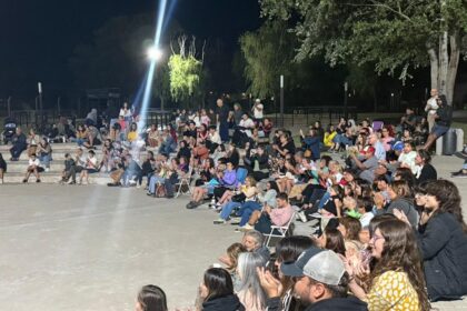 Teatro Bajo las Estrellas: gran inicio en el anfiteatro del Parque Ugarte