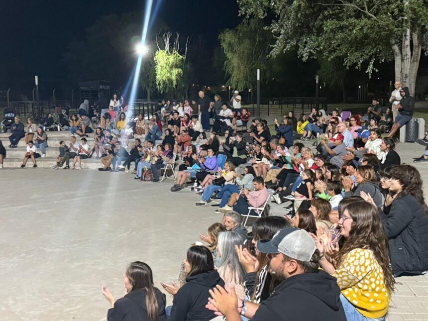 Teatro Bajo las Estrellas: gran inicio en el anfiteatro del Parque Ugarte