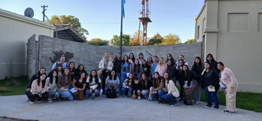 Alumnos del Instituto Superior de Formación Docente N° 121 visitaron los museos de la ciudad