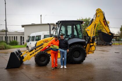 El Municipio incorporó una retroexcavadora para fortalecer los servicios públicos