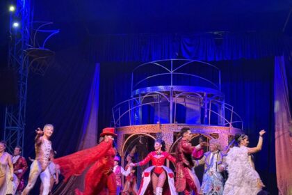 Adultos mayores disfrutaron de una emotiva salida gratuita al Cirque XXI