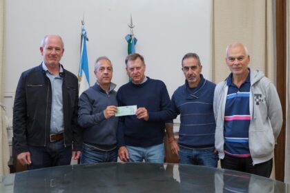 El Municipio realizó una nueva entrega de fondos a Bomberos Voluntarios El Municipio realizó una nueva entrega de fondos a Bomberos Voluntarios
