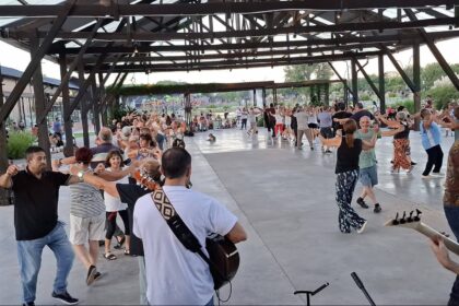 Gran convocatoria en los “Bailecitos Domingueros” en Parque Belgrano