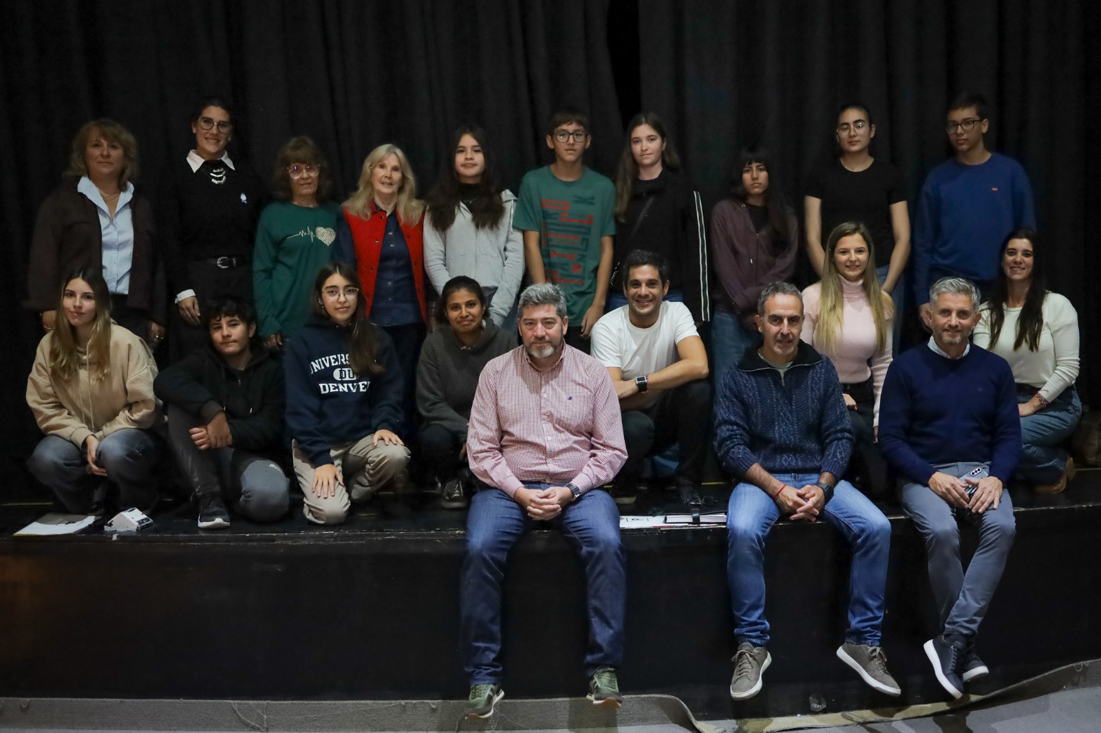 El Municipio entregó más 100 becas Estudiantiles