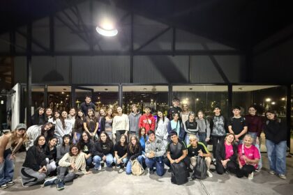 Estudiantes se capacitan en manipulación de alimentos para la próxima Feria Estudiantil