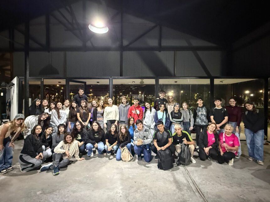 Estudiantes se capacitan en manipulación de alimentos para la próxima Feria Estudiantil