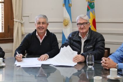 Firma de convenio entre la Municipalidad y la Clínica Pergamino para ampliar prestaciones de salud a empleados municipales Firma de convenio entre la Municipalidad y la Clínica Pergamino para ampliar prestaciones de salud a empleados municipales