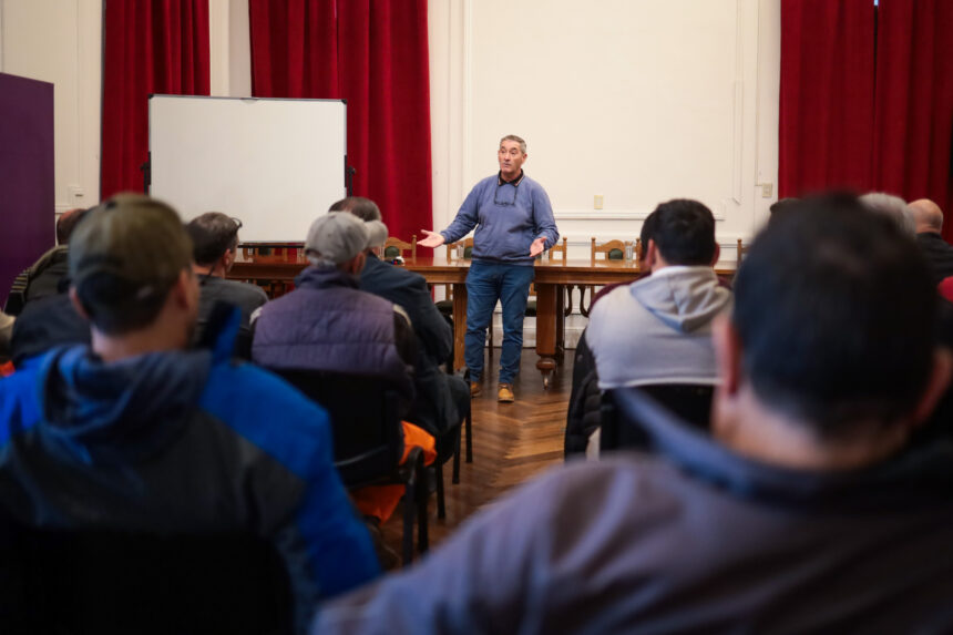 Importante capacitación para maquinistas de motoniveladoras Importante capacitación para maquinistas de motoniveladoras