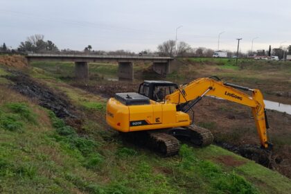 Tareas de limpieza del Arroyo Pergamino Tareas de limpieza del Arroyo Pergamino