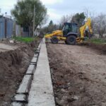 Obras de cordón cuneta y asfalto en diferentes barrios de Pergamino Obras de cordón cuneta y asfalto en diferentes barrios de Pergamino