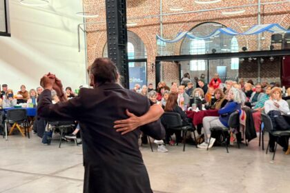 Tertulia para adultos mayores: música, humor y encuentro en Bellas Artes