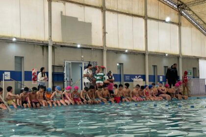 “Vuelta al agua”: pileta y pista para los chicos de los CDC
